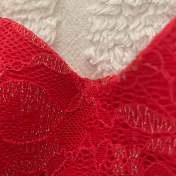 Victoria’s Secret Bra: Red Lace w/Gold Metallic Thread, Double Straps 38C - Picture 13 of 14